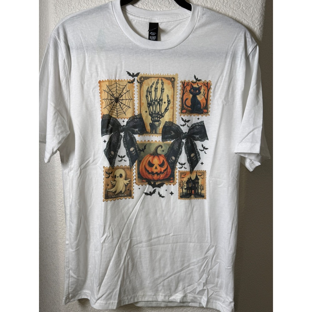 NWOT District Halloween Graphic T-Shirt White Spooky Bows Pumpkin Ghost S Unise